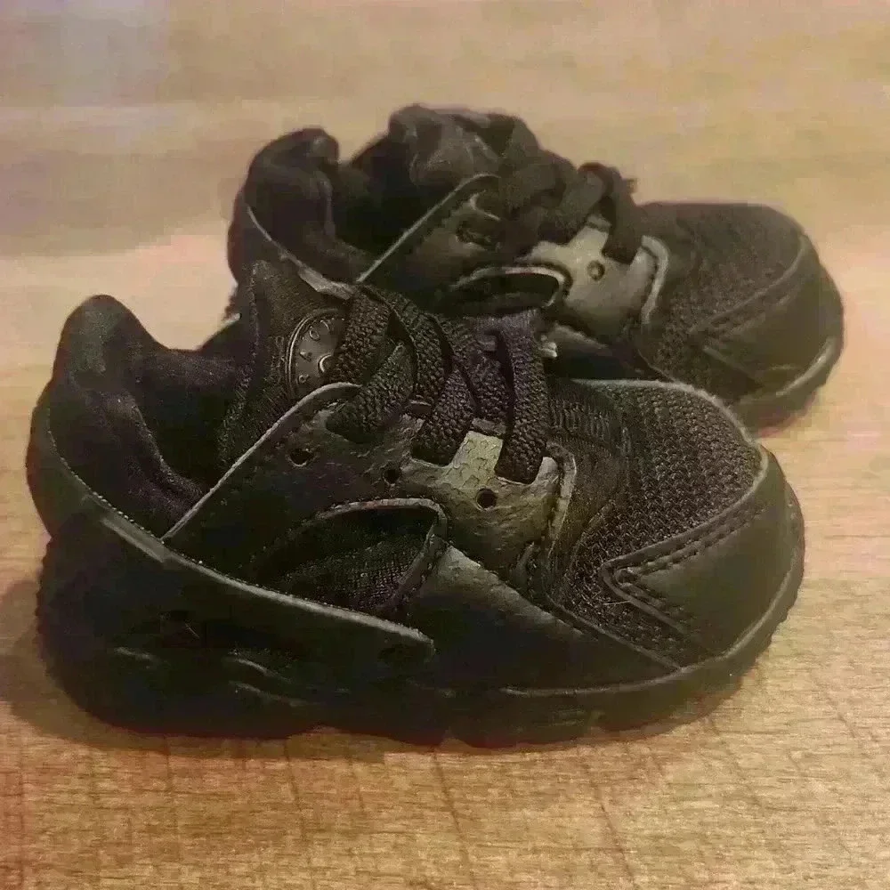 Nike Huarache Toddler Size 4